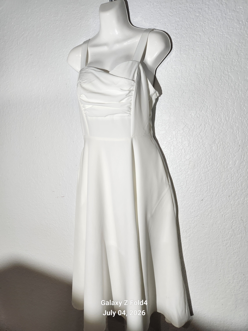 Belle Poque Classic White Midi Dress with Sweetheart Bodice